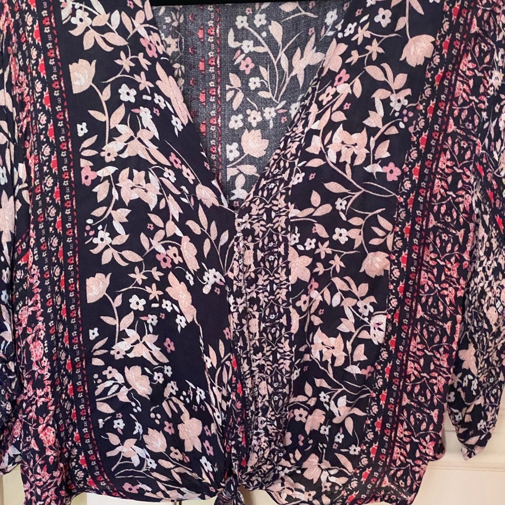 Love stitch brand!!! Very cute summer blouse